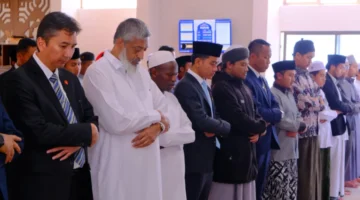 Wapres RI Gibran Bertemu Santri Indonesia dan Salat Berjamaah di Masjid ud-Dhuha Johannesburg