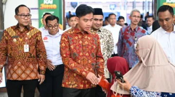 Tinjau Stasiun Tawang,  Wapres RI Tekankan Pelayanan Prima untuk Pemudik Nataru