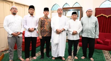 Jelang Lebaran,  Wapres RI Silaturahmi ke Habib Ali Alhabsyi dan Sapa Warga Kwitang