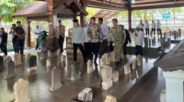 Sebelum Kembali ke Jakarta,  Wapres RI Berziarah ke Makam Sunan Bonang