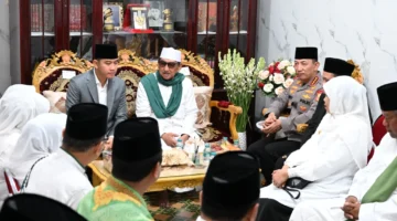 Wapres RI Gibran Ziarah ke Makam K.H. Abdul Wahab Chasbullah dan Hadiri Haul ke-55 di Jombang