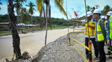 Pastikan Penyelesaian Tepat Waktu dan Berkualitas,  Wapres RI Tinjau Pembangunan Jembatan Lumut