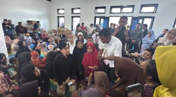 Temui Pengungsi Korban Banjir Bandang di Solok,  Wapres RI Pastikan Keselamatan dan Kebutuhan Warga Terpenuhi