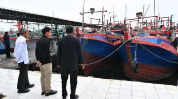 Tindak Lanjuti Keluhan Nelayan,  Wapres RI Tinjau Langsung Pendangkalan Sungai di Cilacap